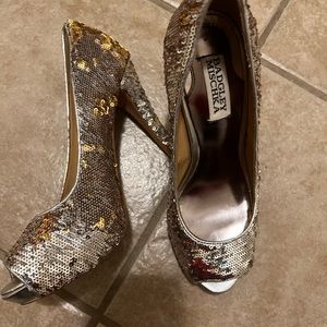 Badgley Mischka two toned gold/ silver sequin heels